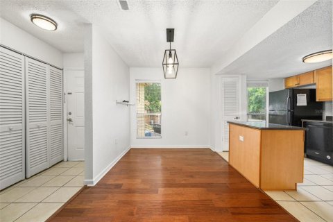 Condo in Gainesville, Florida, 2 bedrooms № 2117778 - photo 8