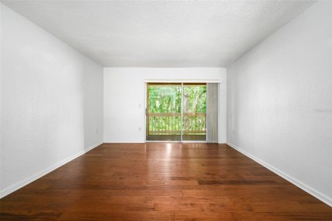 Condo in Gainesville, Florida, 2 bedrooms № 2117778 - photo 4