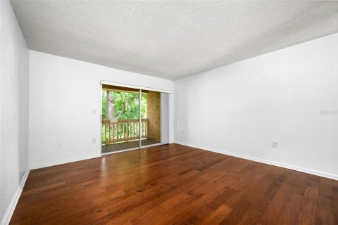 Condo in Gainesville, Florida, 2 bedrooms № 2117778 - photo 7