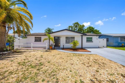 Casa en Holiday, Florida 3 dormitorios, 126.53 m2 № 2107296
