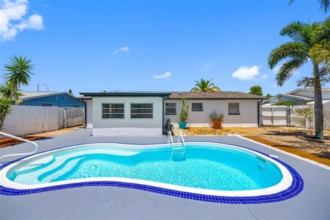 House in Holiday, Florida 3 bedrooms, 126.53 sq.m. № 2107296 - photo 20