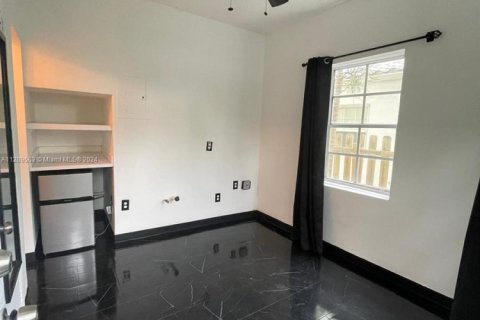 Condo in Miami Beach, Florida  № 1867419 - photo 3