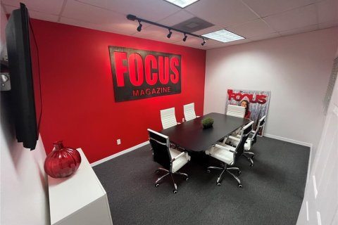 Commercial property in Plant City, Florida 232.81 sq.m. № 2131771 - photo 3