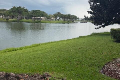 Condo in West Palm Beach, Florida, 2 bedrooms № 2322089