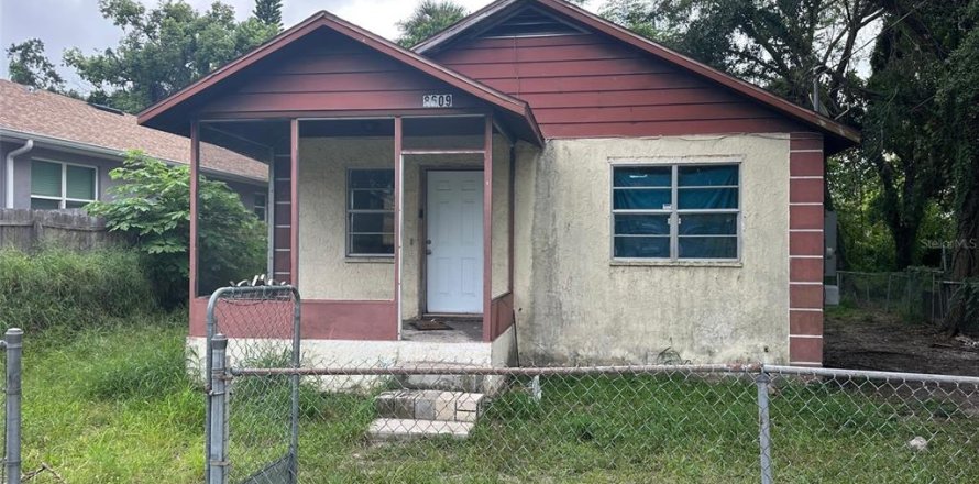 House in Tampa, Florida 2 bedrooms, 66.89 sq.m. № 1918199