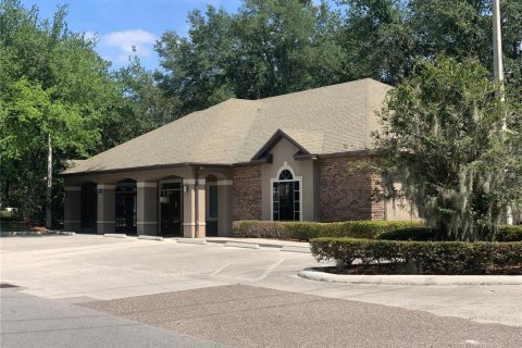 Propiedad comercial en alquiler en Oviedo, Florida, 123.47 m2 № 1648513 - foto 2