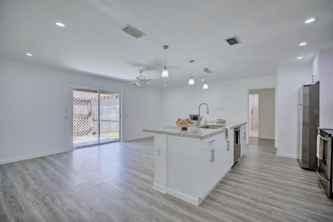 House in Lake Placid, Florida 3 bedrooms, 178.37 sq.m. № 1755096 - photo 9