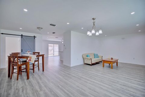 House in Lake Placid, Florida 3 bedrooms, 178.37 sq.m. № 1755096 - photo 7