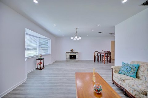 House in Lake Placid, Florida 3 bedrooms, 178.37 sq.m. № 1755096 - photo 5