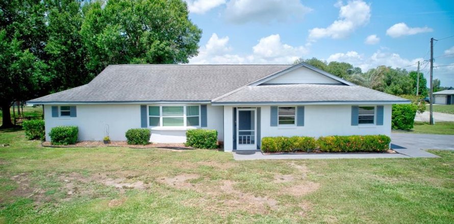 House in Lake Placid, Florida 3 bedrooms, 178.37 sq.m. № 1755096