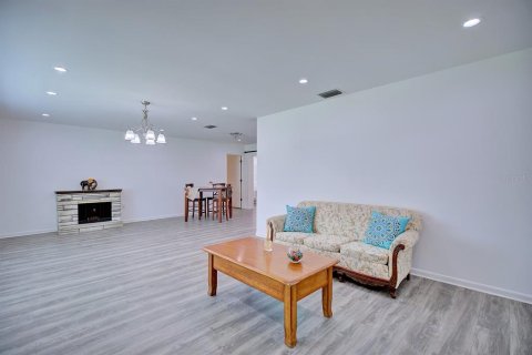 House in Lake Placid, Florida 3 bedrooms, 178.37 sq.m. № 1755096 - photo 4
