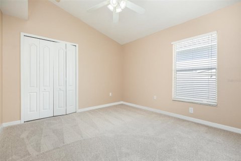 House in Gibsonton, Florida 4 bedrooms, 165.37 sq.m. № 1883105 - photo 14