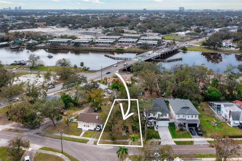 Terreno en venta en Tampa, Florida № 1903394 - foto 1