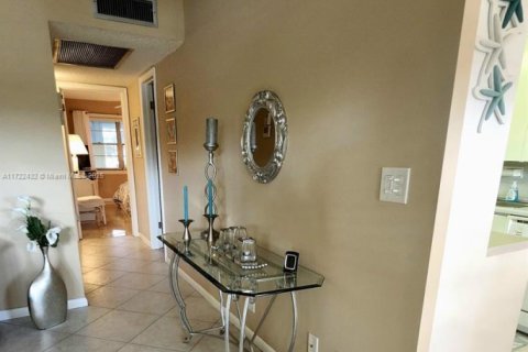 Condo in Deerfield Beach, Florida, 2 bedrooms  № 1763815 - photo 10