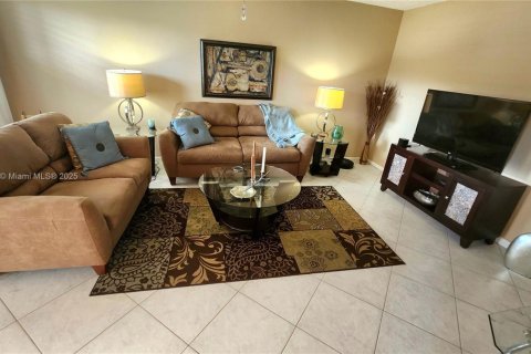 Condo in Deerfield Beach, Florida, 2 bedrooms  № 1763815 - photo 3