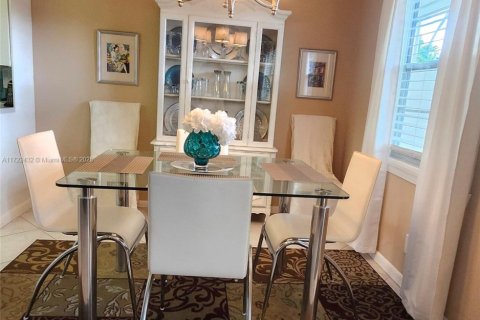 Condo in Deerfield Beach, Florida, 2 bedrooms  № 1763815 - photo 8