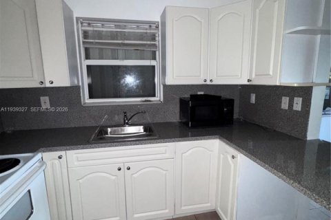 Apartment in Miami, Florida 2 bedrooms, 78.78 sq.m. № 1997937 - photo 4