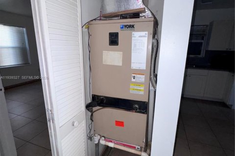 Apartment in Miami, Florida 2 bedrooms, 78.78 sq.m. № 1997937 - photo 5