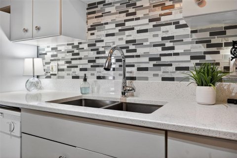 Copropriété à vendre à Daytona Beach, Floride: 2 chambres, 99.41 m2 № 2099040 - photo 9
