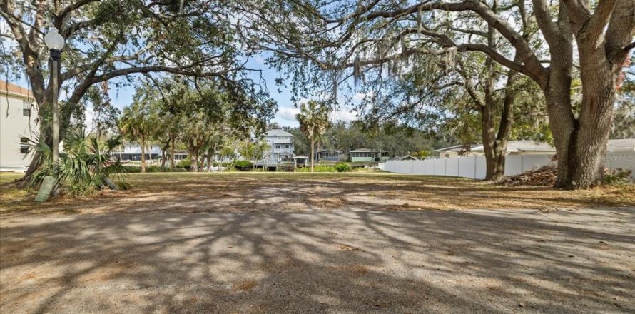 Terreno en New Port Richey, Florida № 1723699