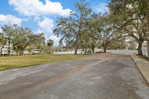 Terreno en venta en New Port Richey, Florida № 1723699 - foto 15