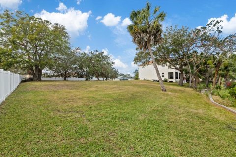 Terreno en venta en New Port Richey, Florida № 1723699 - foto 14