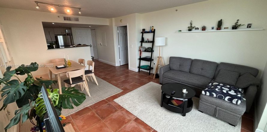Condo in Coral Gables, Florida, 1 bedroom № 1809001