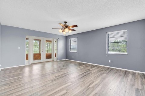 Condo in Saint Petersburg, Florida, 2 bedrooms  № 1800336 - photo 9