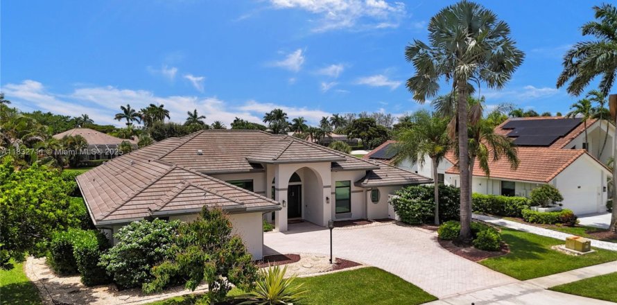 House in Boca Raton, Florida 3 bedrooms, 273.32 sq.m. № 2014961