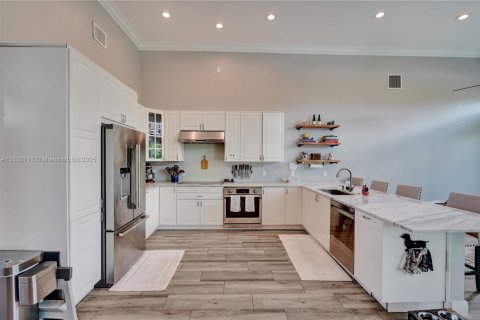 House in Boca Raton, Florida 3 bedrooms, 273.32 sq.m. № 2014961 - photo 18