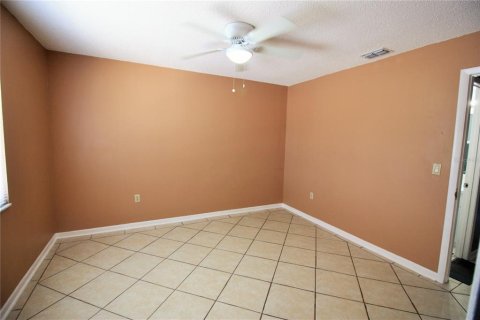 Condo in Orlando, Florida, 2 bedrooms № 2205105 - photo 13