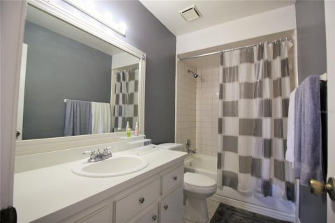Condo in Orlando, Florida, 2 bedrooms № 2205105 - photo 16