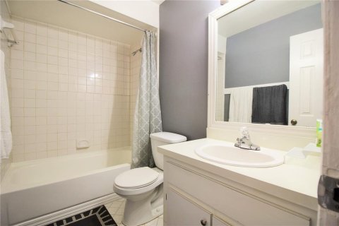 Condo in Orlando, Florida, 2 bedrooms № 2205105 - photo 20