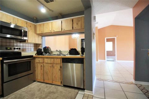 Condo in Orlando, Florida, 2 bedrooms № 2205105 - photo 6