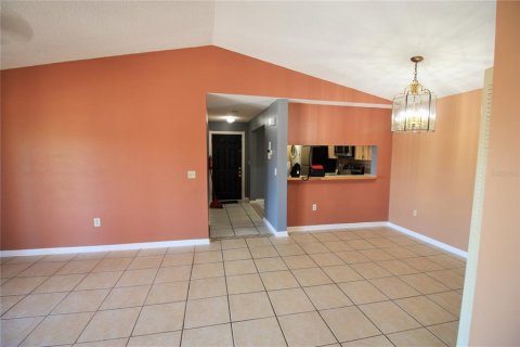 Condo in Orlando, Florida, 2 bedrooms № 2205105 - photo 12