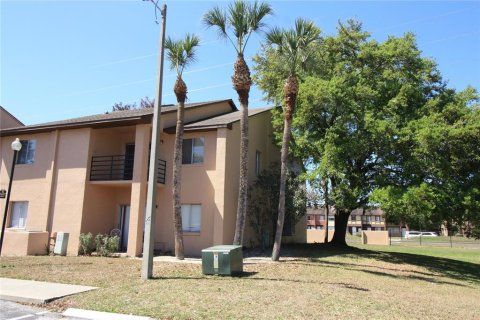 Condo in Orlando, Florida, 2 bedrooms № 2205105 - photo 2