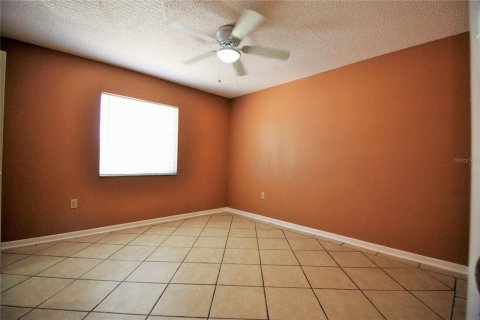 Condo in Orlando, Florida, 2 bedrooms № 2205105 - photo 15