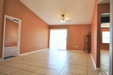 Condo in Orlando, Florida, 2 bedrooms № 2205105 - photo 11