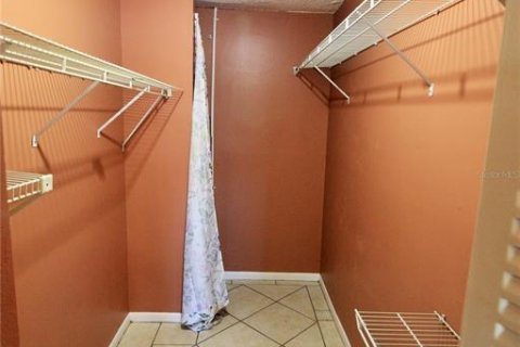Condo in Orlando, Florida, 2 bedrooms № 2205105 - photo 19