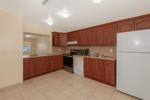 Immobilier commercial à vendre à Dania Beach, Floride: 558.53 m2 № 2246948 - photo 6