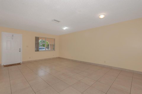 Immobilier commercial à vendre à Dania Beach, Floride: 558.53 m2 № 2246948 - photo 9