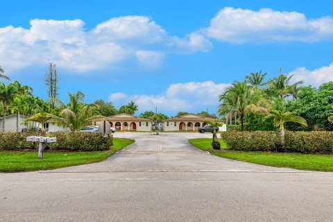 Immobilier commercial à vendre à Dania Beach, Floride: 558.53 m2 № 2246948 - photo 3