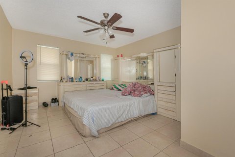Immobilier commercial à vendre à Dania Beach, Floride: 558.53 m2 № 2246948 - photo 24