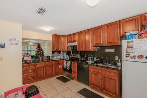 Immobilier commercial à vendre à Dania Beach, Floride: 558.53 m2 № 2246948 - photo 27