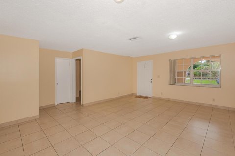 Immobilier commercial à vendre à Dania Beach, Floride: 558.53 m2 № 2246948 - photo 10
