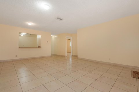 Immobilier commercial à vendre à Dania Beach, Floride: 558.53 m2 № 2246948 - photo 11