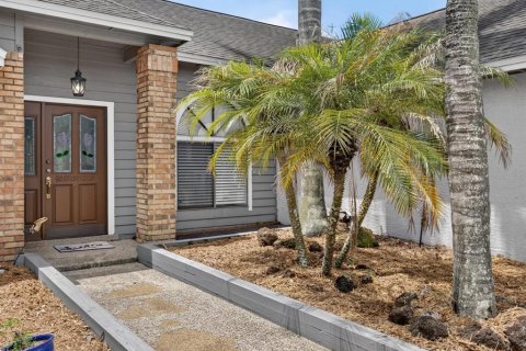 House in Oviedo, Florida 4 bedrooms, 214.79 sq.m. № 2149975 - photo 3