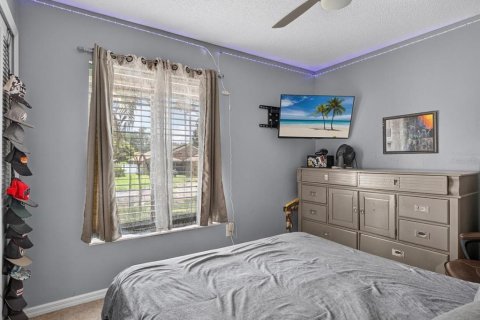 House in Oviedo, Florida 4 bedrooms, 214.79 sq.m. № 2149975 - photo 24