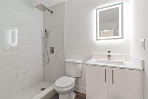 Touwnhouse à vendre à Miami, Floride: 3 chambres, 149.57 m2 № 1925085 - photo 16
