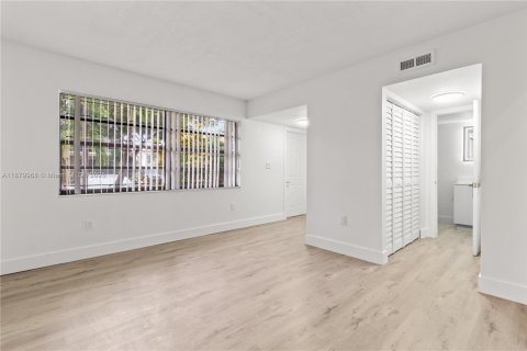 Touwnhouse à vendre à Miami, Floride: 3 chambres, 149.57 m2 № 1925085 - photo 5